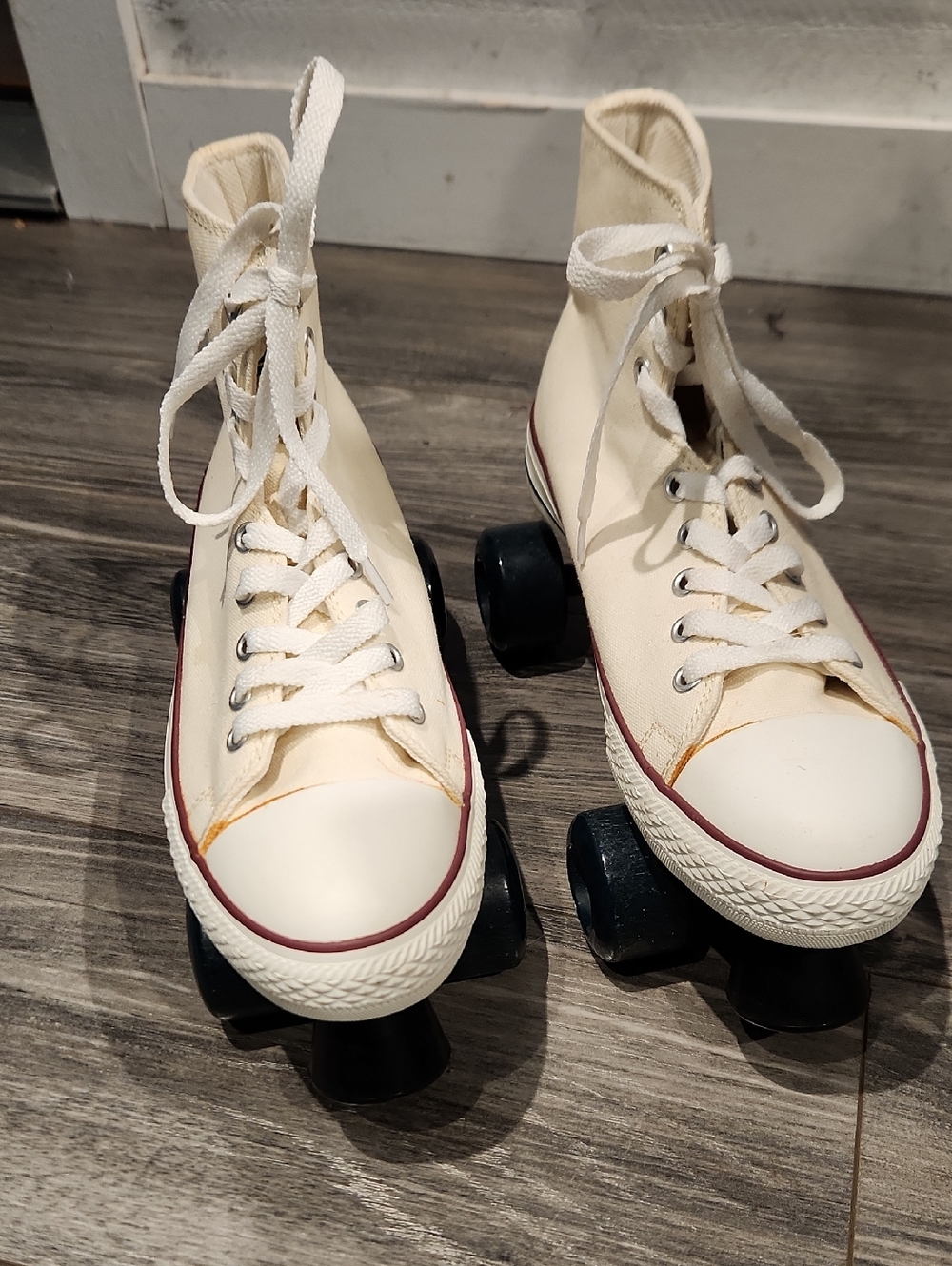 Roces Classic Cream High-Top Women's/Men's  Roller Skates Men Sz 7 Women's Sz 9